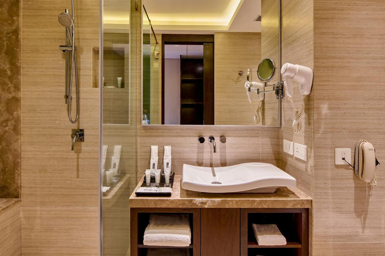 Goldfinch Hotel Mumbai Ngoại thất bức ảnh
