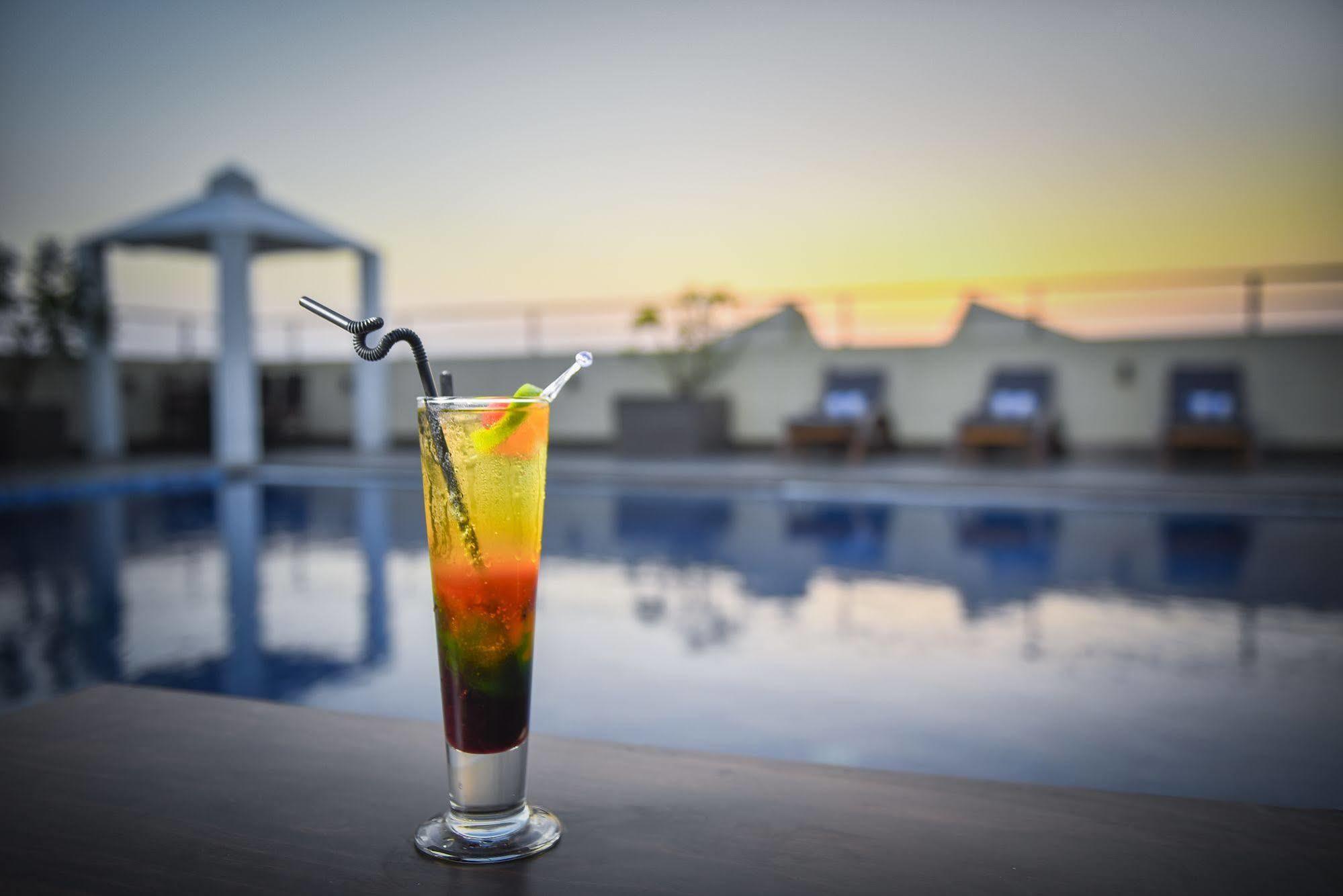 Goldfinch Hotel Mumbai Ngoại thất bức ảnh