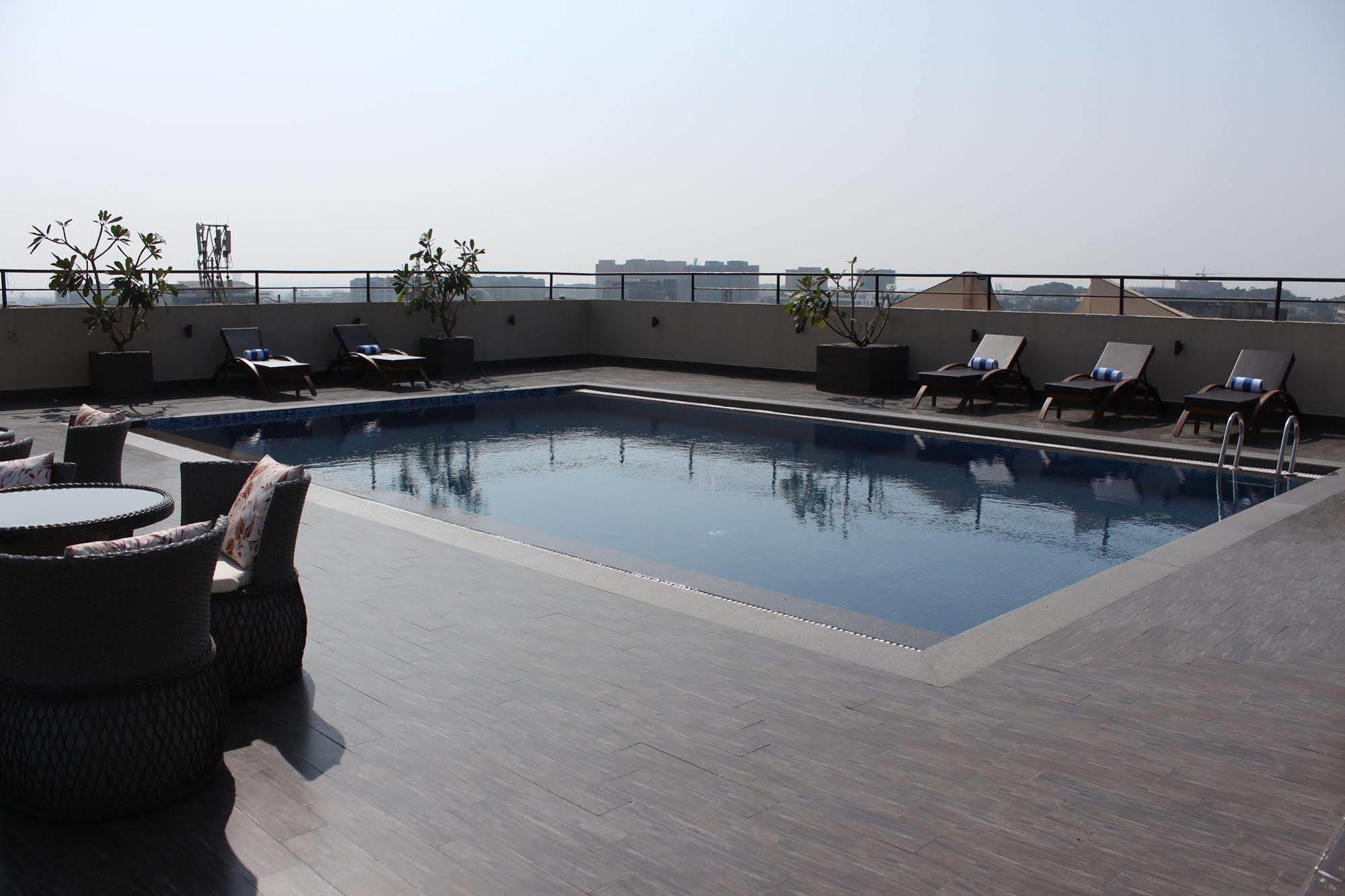 Goldfinch Hotel Mumbai Ngoại thất bức ảnh