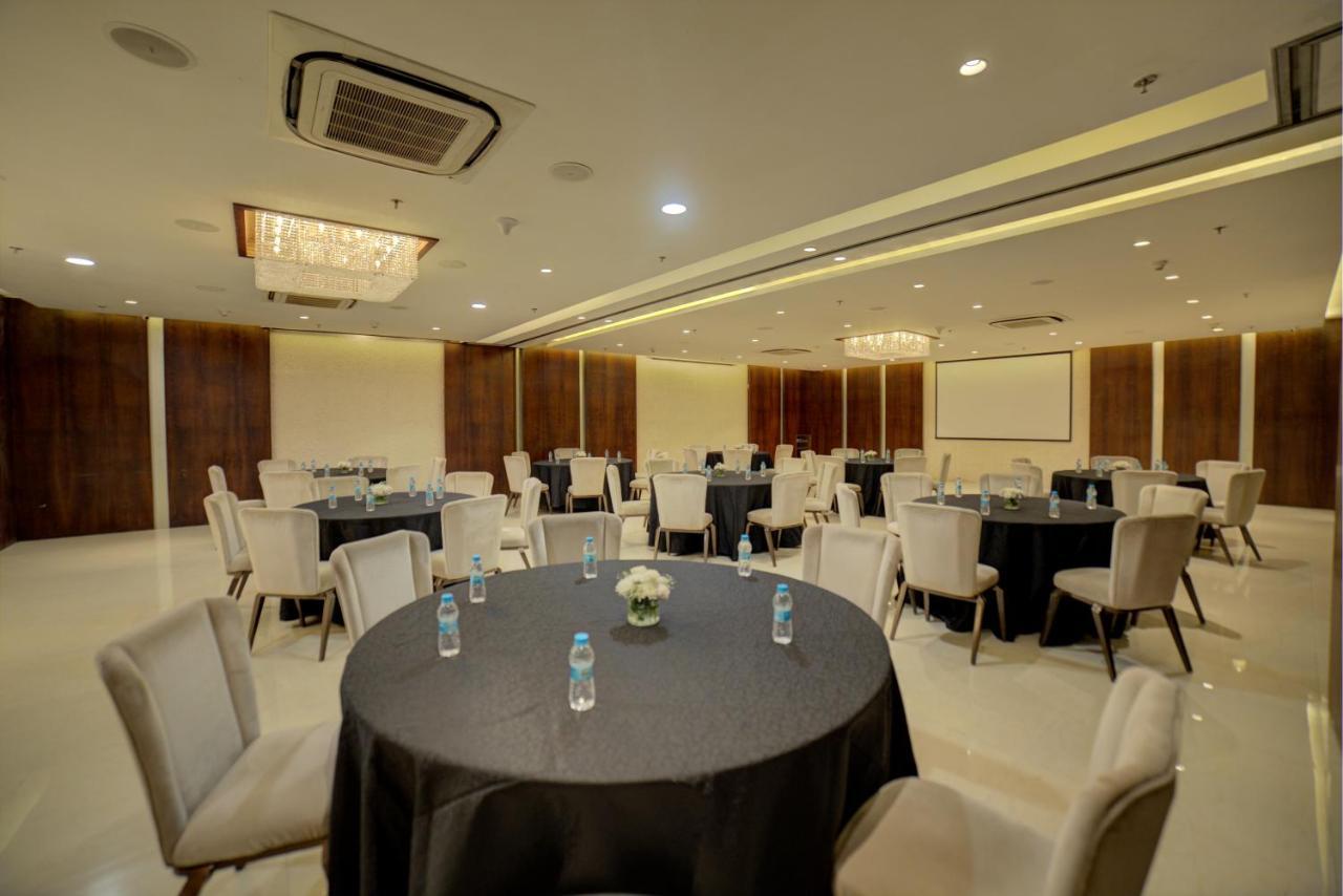 Goldfinch Hotel Mumbai Ngoại thất bức ảnh