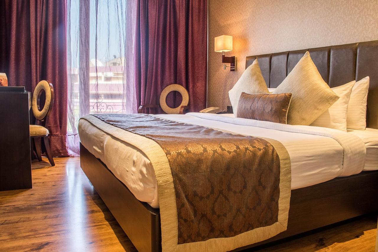 Goldfinch Hotel Mumbai Ngoại thất bức ảnh